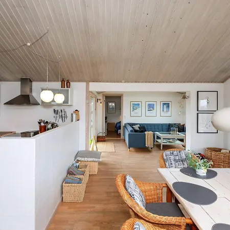 Two-bedroom In 20 Casa vacanze Løkken